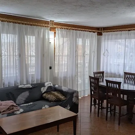 Ynh Four-room With Parking Space