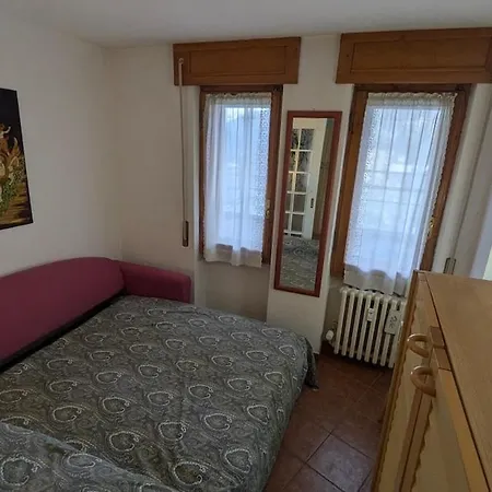 Lägenhet Ynh Four-room With Parking Space